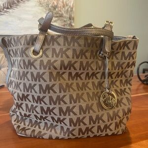 MK tote